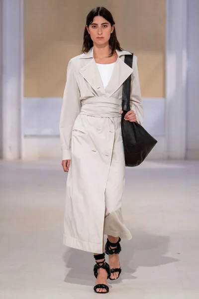 Look 32